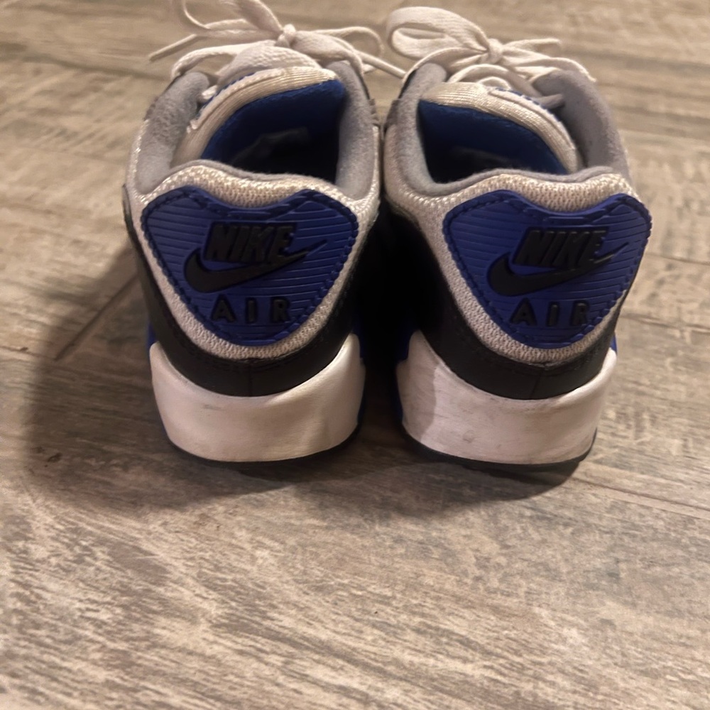 5.5 woman’s Nike air max